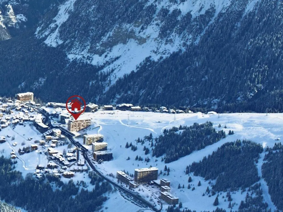 Appartement Renove Avec Cuisine Ouverte, Balcon Et Acces Direct Aux Pistes - Fr-1-563-19 Courchevel