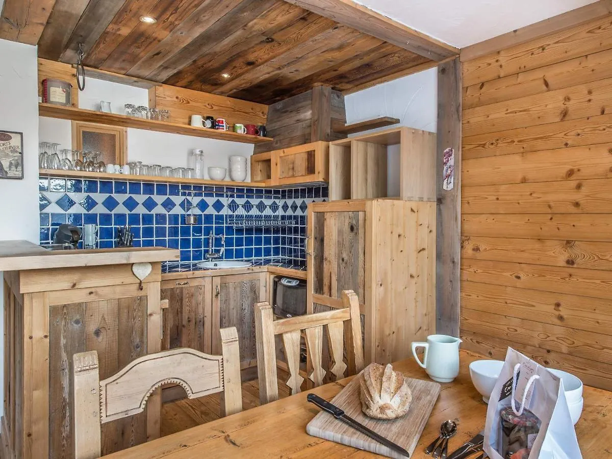 Appartement Renove Avec Cuisine Ouverte, Balcon Et Acces Direct Aux Pistes - Fr-1-563-19 Courchevel 0*,