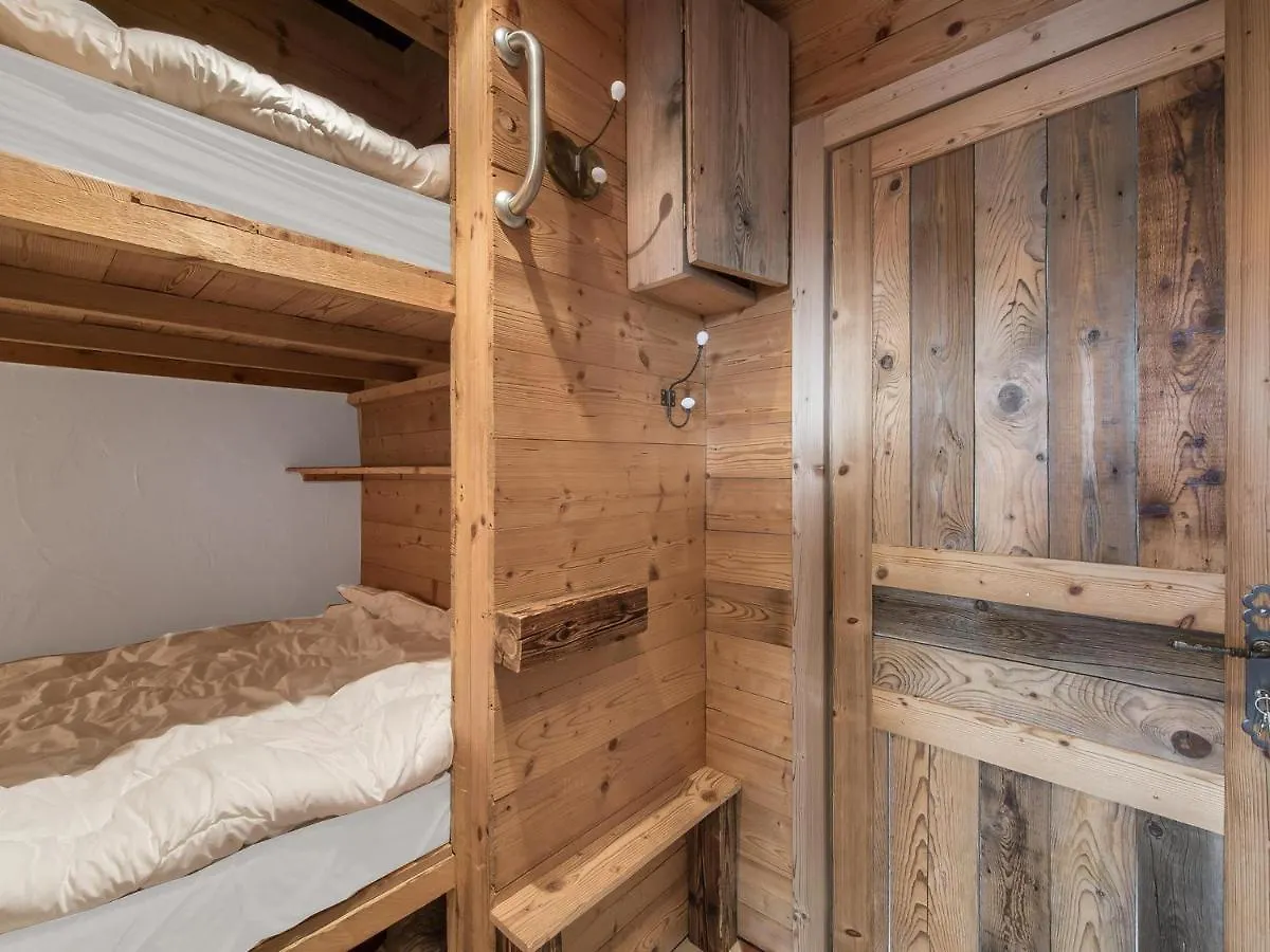 Apartment Appartement Renove Avec Cuisine Ouverte, Balcon Et Acces Direct Aux Pistes - Fr-1-563-19 Courchevel