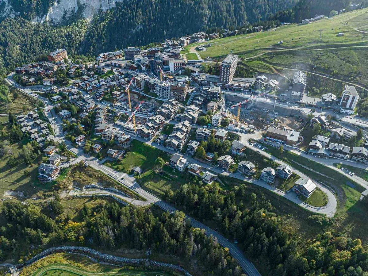 Apartment Appartement Renove Avec Cuisine Ouverte, Balcon Et Acces Direct Aux Pistes - Fr-1-563-19 Courchevel